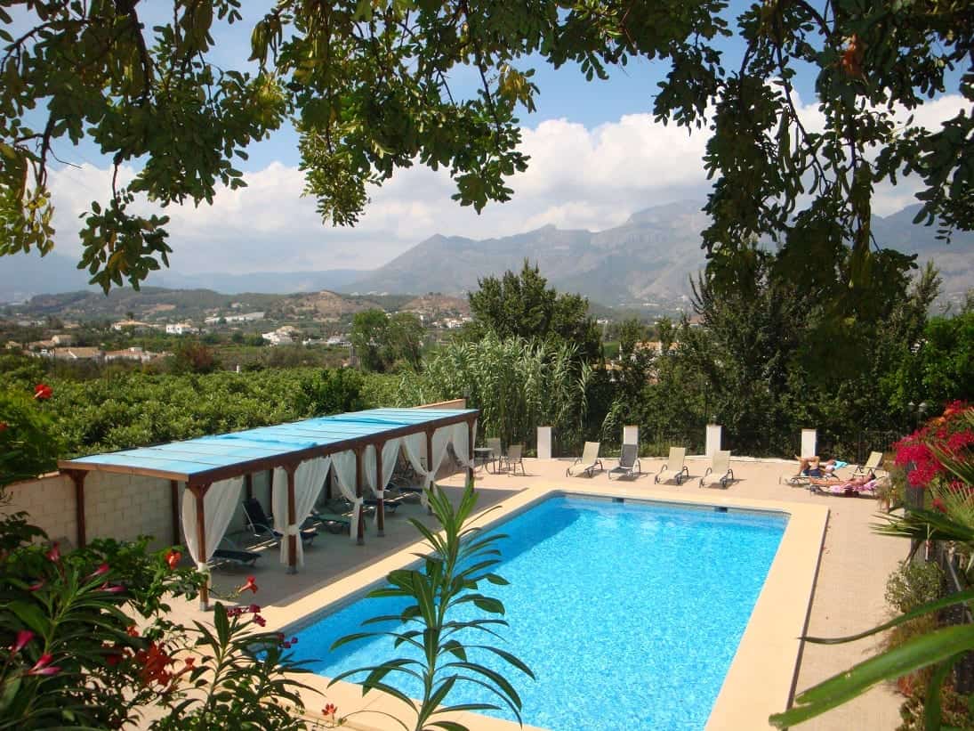 yoga and hiking retreat Spain