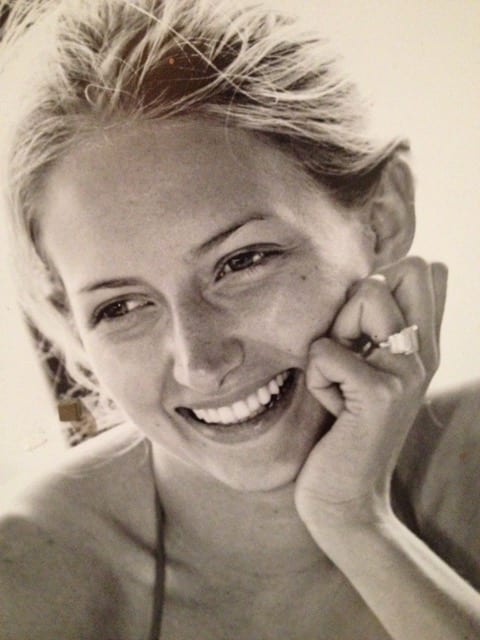 Two girls telling you why you should retreat to tuscany this summer