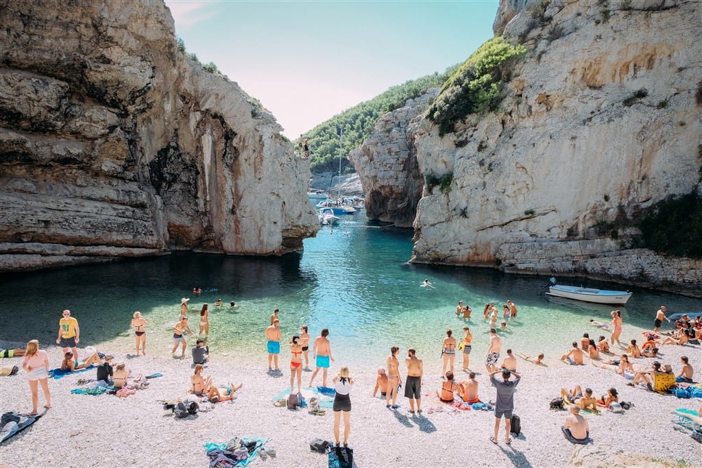 yoga retreat vis island Croatia 