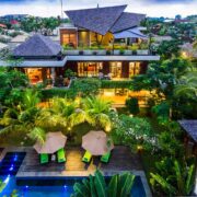 Luxury Retreat Villa in Seminyak, Bali / 4 bedrooms / 4 bathrooms / Pool